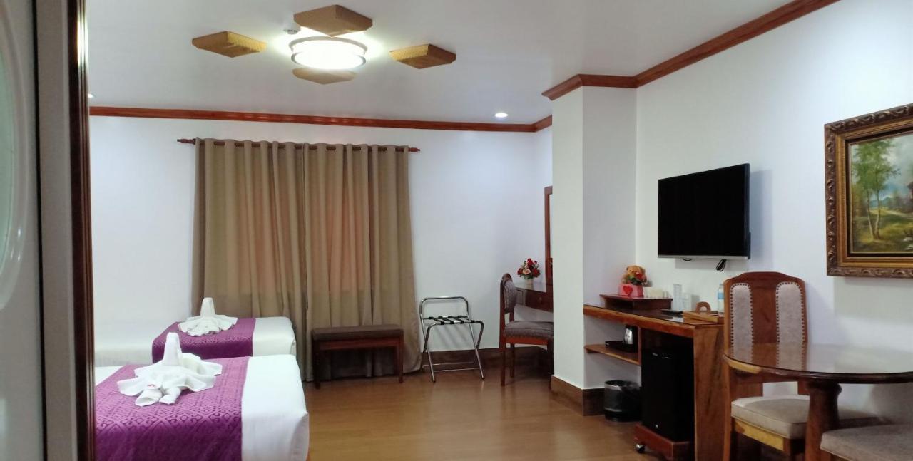 Cln Boutique Hotel Tacloban Exteriör bild